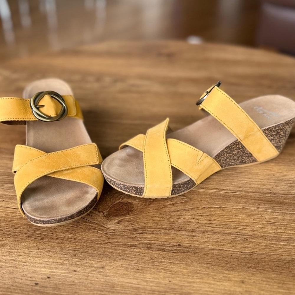 Dansko size 39 Yellow Wedge Sandals